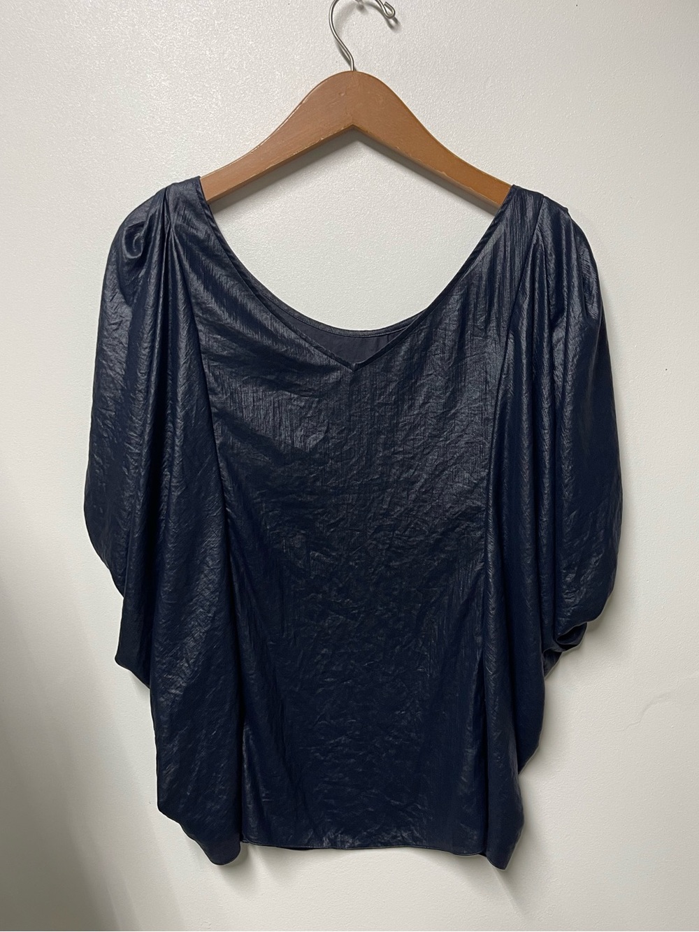 BCBGMAXAZRIA Navy Draped Cold Shoulder Blouse Size Small - Picture 5 of 10
